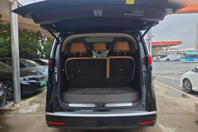 Used Denza D9 2024 DM-i 1050 Luxury Model Trunk