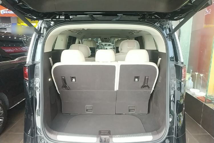 Used Denza D9 2024 DM-i 980 Four-Wheel Drive Flagship Model Trunk