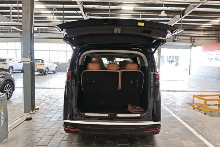 Used Denza D9 2024 DM-i 980 Four-Wheel Drive Prestige Model Trunk