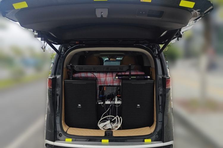 Used Denza D9 2024 EV 620 Premium Model Trunk
