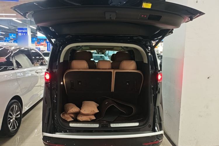 Used Denza D9 2024 DM-i 1050 Luxury Model Trunk