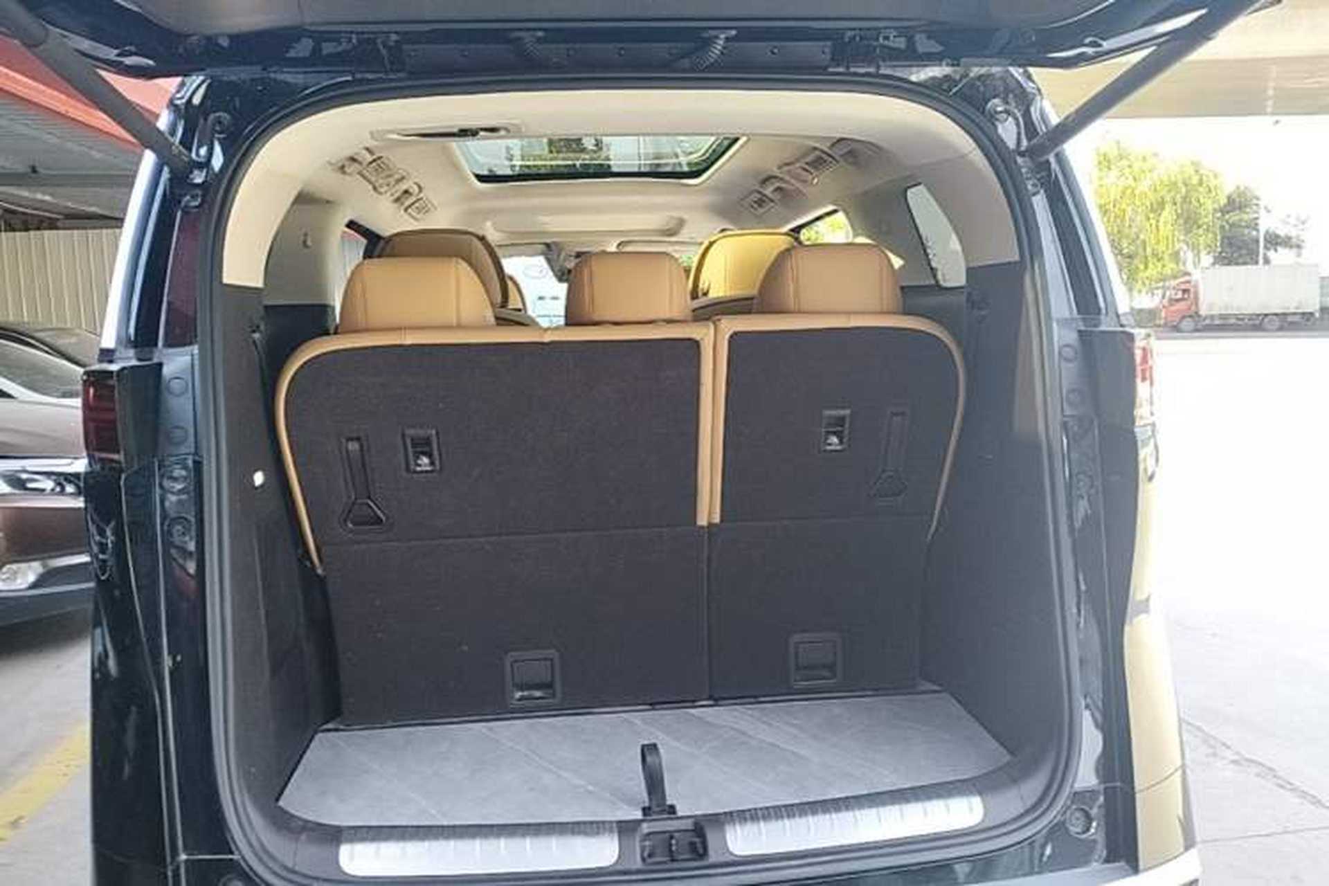 Used Denza D9 2024 DM-i 980 Four-Wheel Drive Flagship Model Trunk