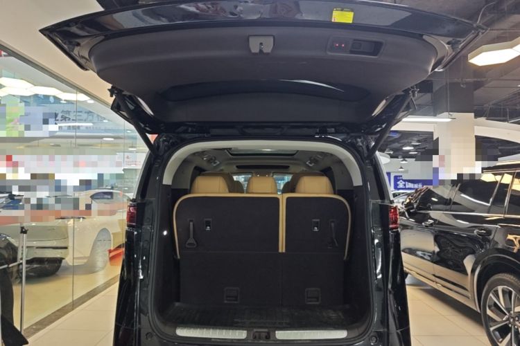 Used Denza D9 2024 DM-i 1050 Luxury Model Trunk