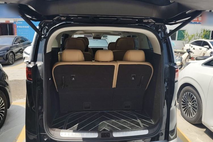 Used Denza D9 2024 EV 600 Four-Wheel-Drive Flagship Model Trunk