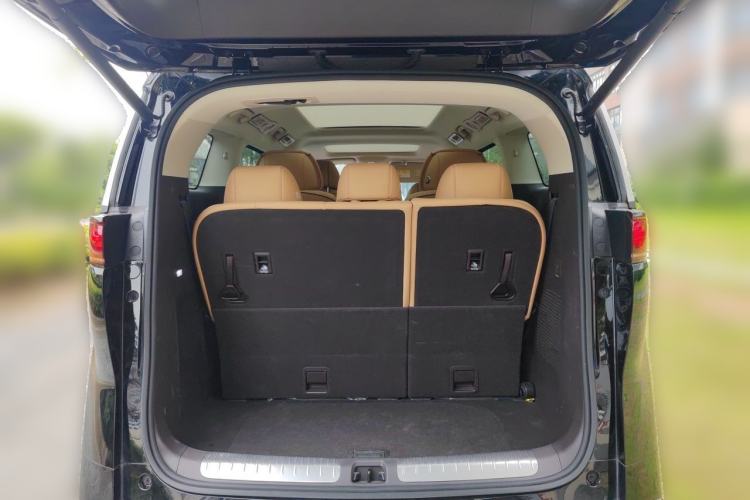 Used Denza D9 2024 DM-i 1050 Luxury Model Trunk