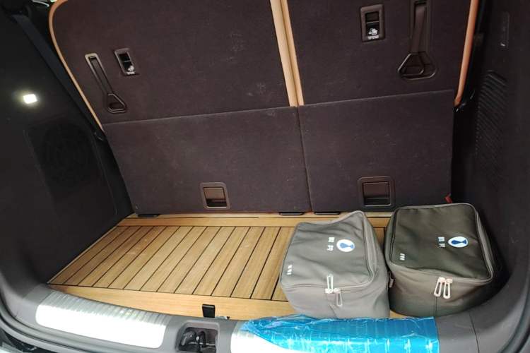 Used Denza D9 2024 DM-i 1050 Luxury Model Trunk