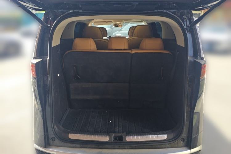 Used Denza D9 2024 DM-i 980 Four-Wheel Drive Prestige Model Trunk