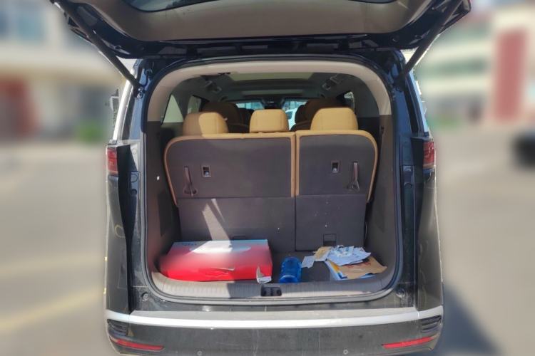 Used Denza D9 2024 DM-i 1050 Luxury Model Trunk