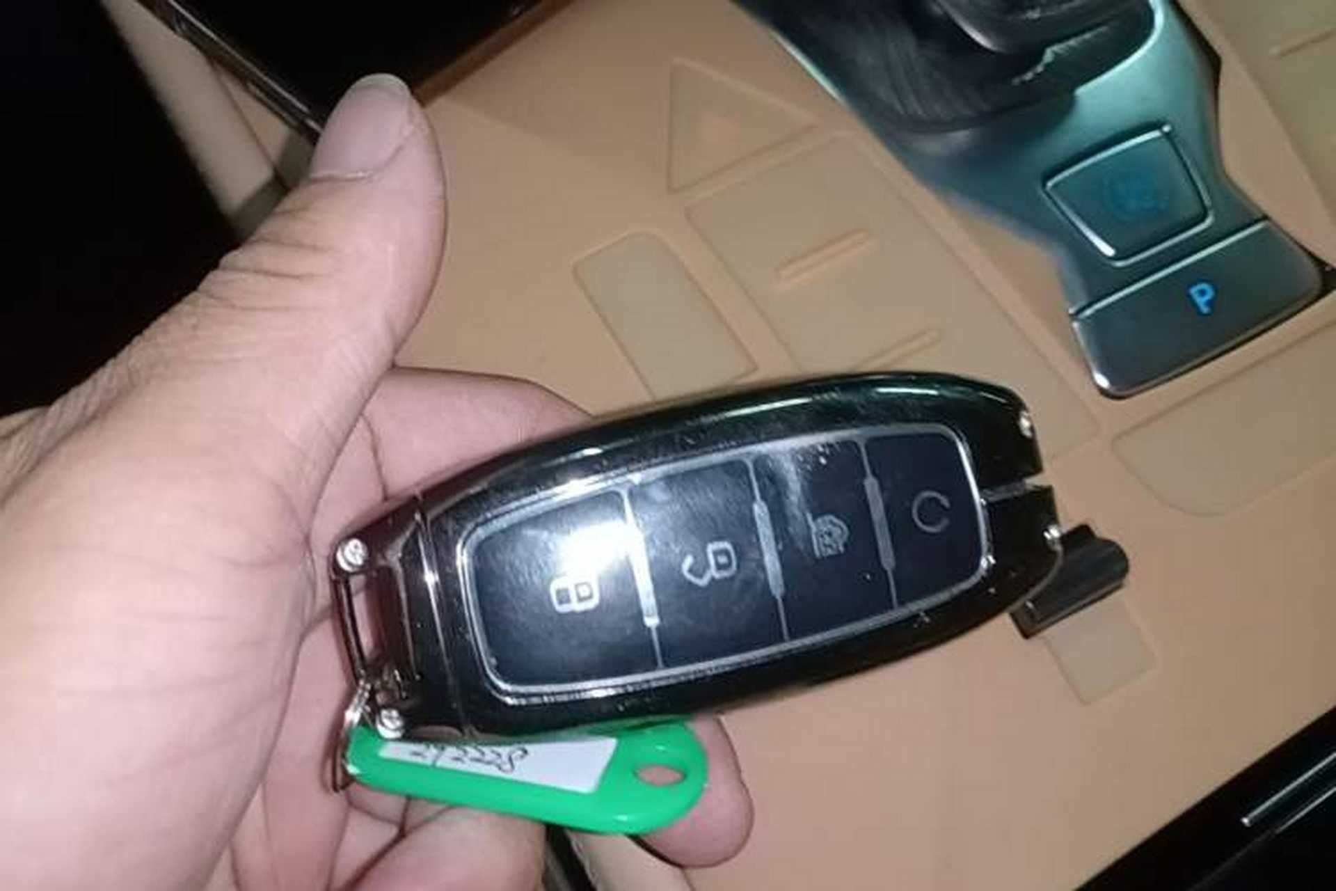 Used Denza D9 2024 DM-i 980 Four-Wheel Drive Prestige Model Vehicle Key