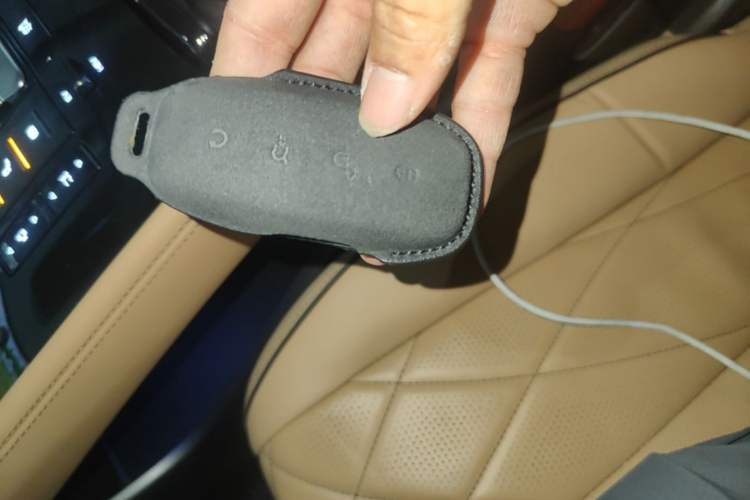 Used Denza D9 2024 DM-i 980 Four-Wheel Drive Prestige Model Vehicle Key