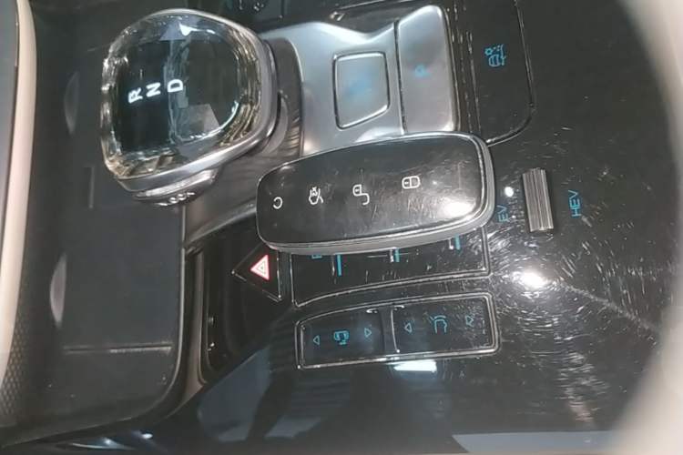 Used Denza D9 2024 DM-i 970 Luxury Model Vehicle Key