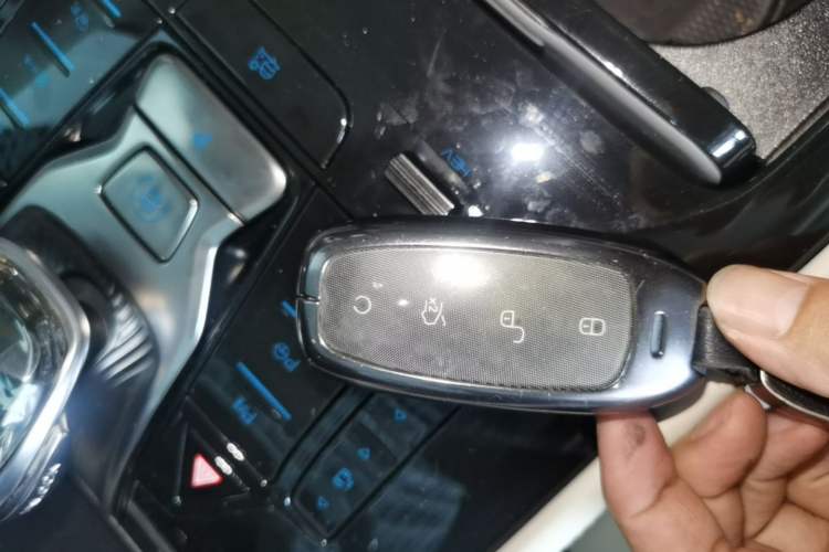 Used Denza D9 2024 DM-i 980 Four-Wheel Drive Flagship Model Vehicle Key