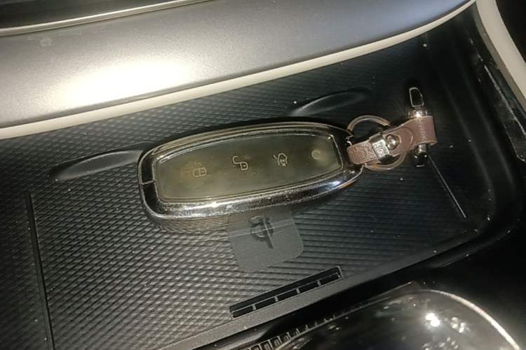 Used Denza D9 2024 DM-i 1050 Luxury Model Vehicle Key