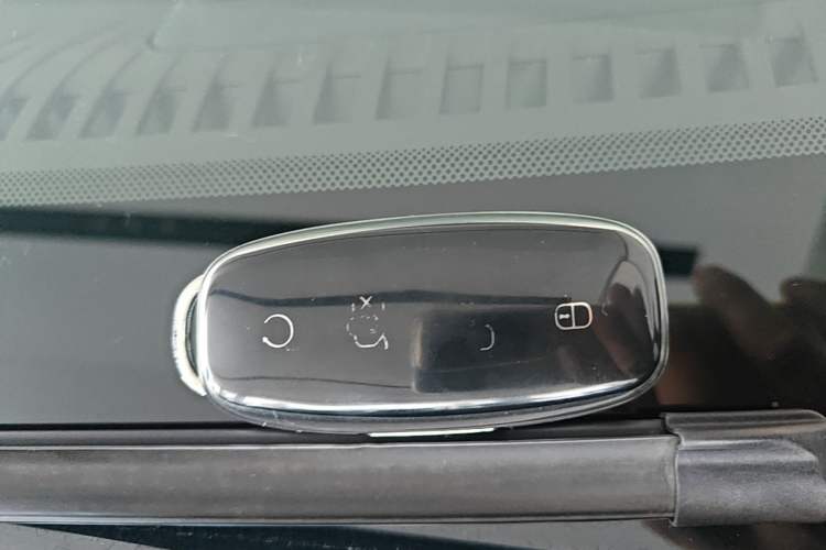 Used Denza D9 2024 DM-i 980 Four-Wheel Drive Flagship Model Vehicle Key