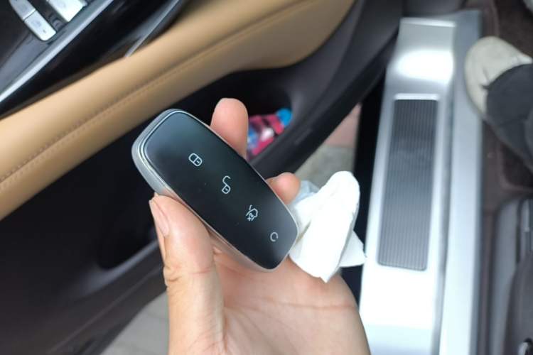 Used Denza D9 2024 DM-i 980 Four-Wheel Drive Prestige Model Vehicle Key
