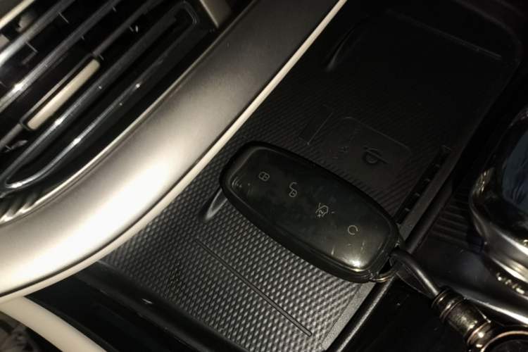 Used Denza D9 2024 DM-i 980 Four-Wheel Drive Prestige Model Vehicle Key