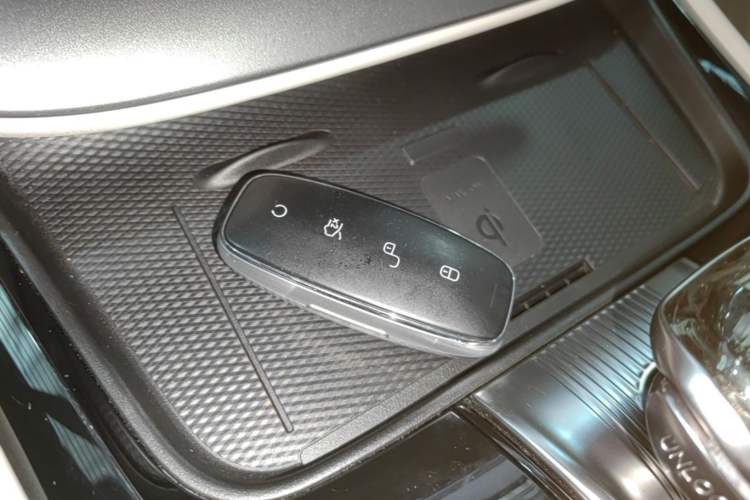 Used Denza D9 2024 DM-i 970 Luxury Model Vehicle Key