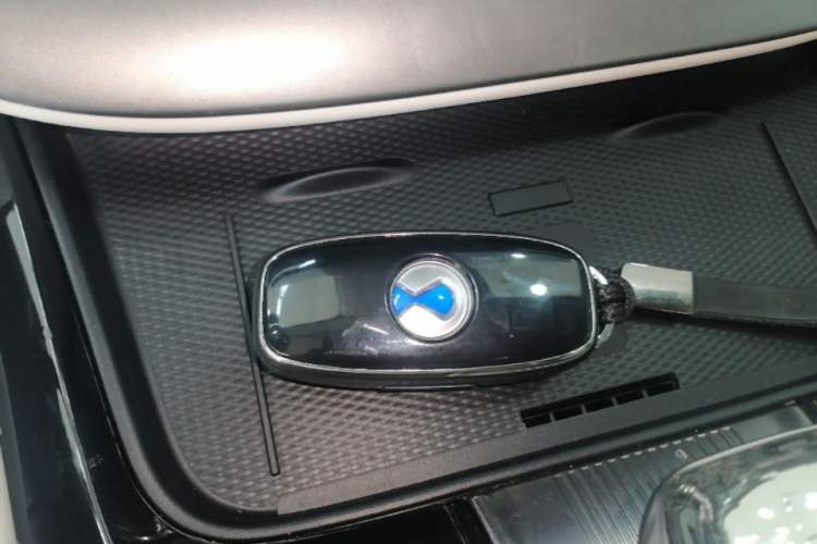 Used Denza D9 2024 DM-i 980 Four-Wheel Drive Prestige Model Vehicle Key