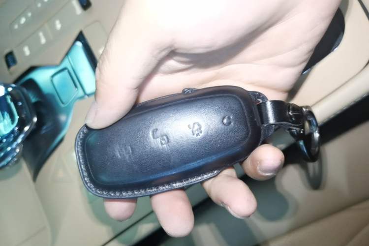 Used Denza D9 2024 DM-i 980 Four-Wheel Drive Prestige Model Vehicle Key