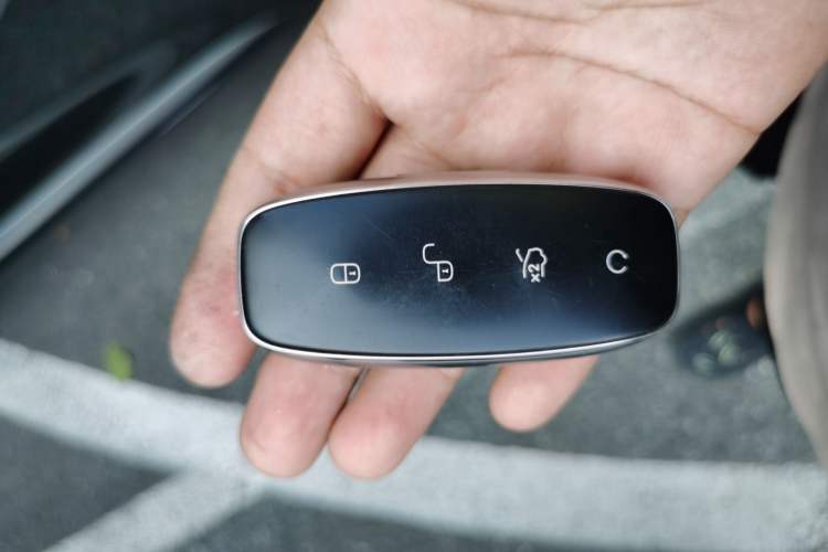 Used Denza D9 2024 DM-i 980 Four-Wheel Drive Prestige Model Vehicle Key