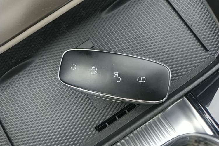 Used Denza D9 2024 DM-i 980 Four-Wheel Drive Flagship Model Vehicle Key