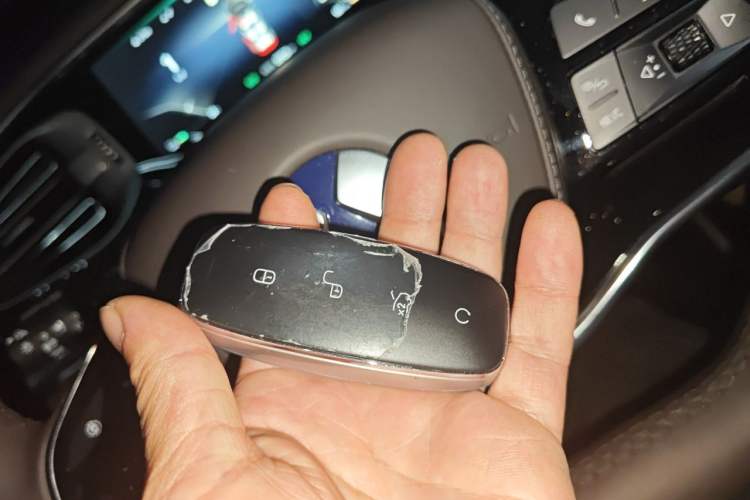 Used Denza D9 2024 DM-i 980 Four-Wheel Drive Prestige Model Vehicle Key