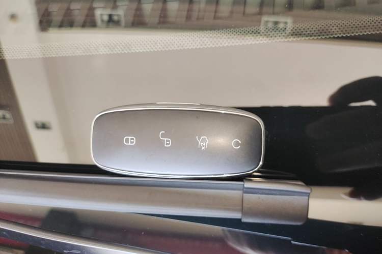 Used Denza D9 2024 DM-i 1050 Luxury Model Vehicle Key