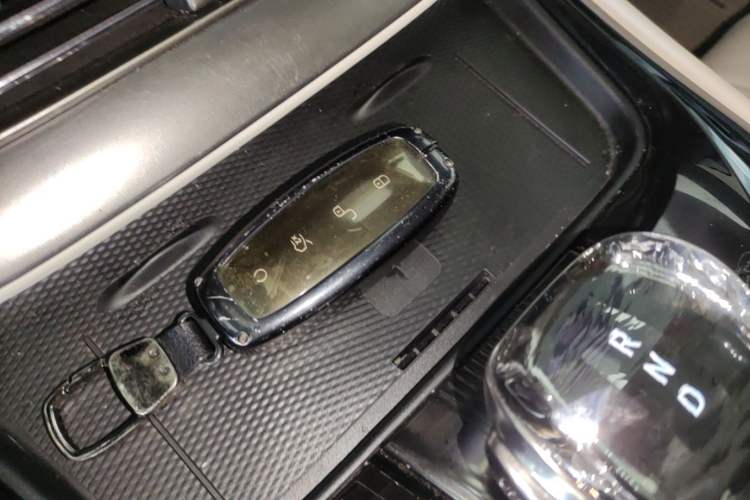 Used Denza D9 2024 DM-i 980 Four-Wheel Drive Flagship Model Vehicle Key