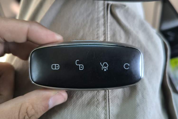 Used Denza D9 2024 DM-i 980 Four-Wheel Drive Prestige Model Vehicle Key
