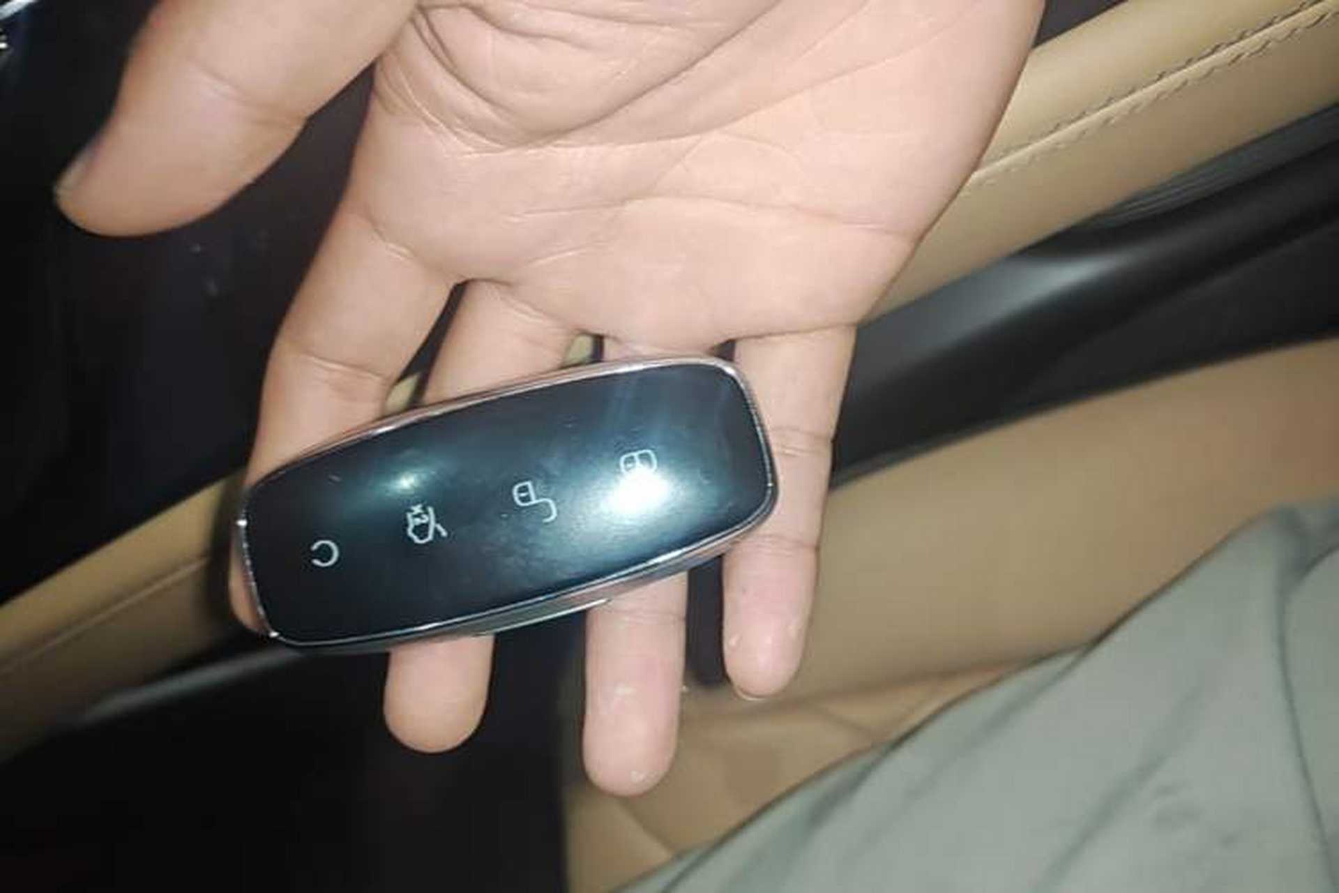 Used Denza D9 2024 DM-i 980 Four-Wheel Drive Prestige Model Vehicle Key
