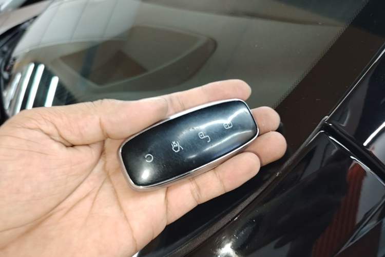Used Denza D9 2024 DM-i 980 Four-Wheel Drive Flagship Model Vehicle Key