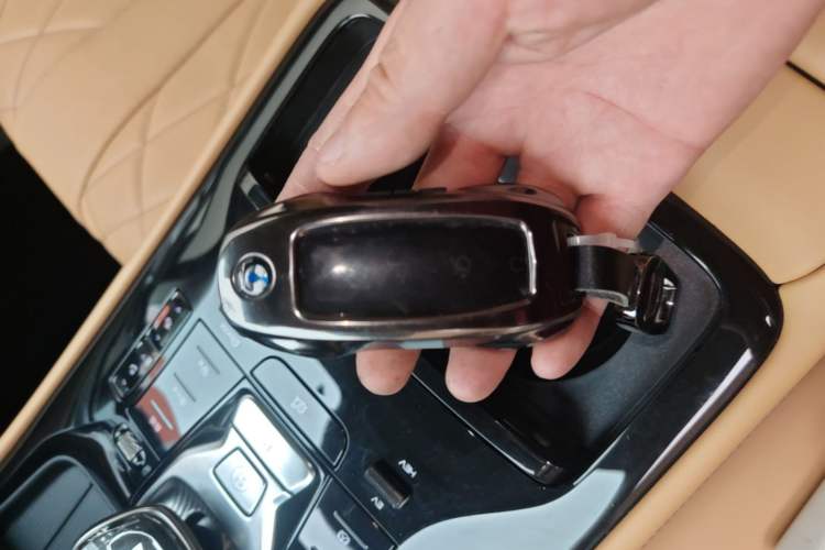 Used Denza D9 2024 DM-i 1050 Luxury Model Vehicle Key
