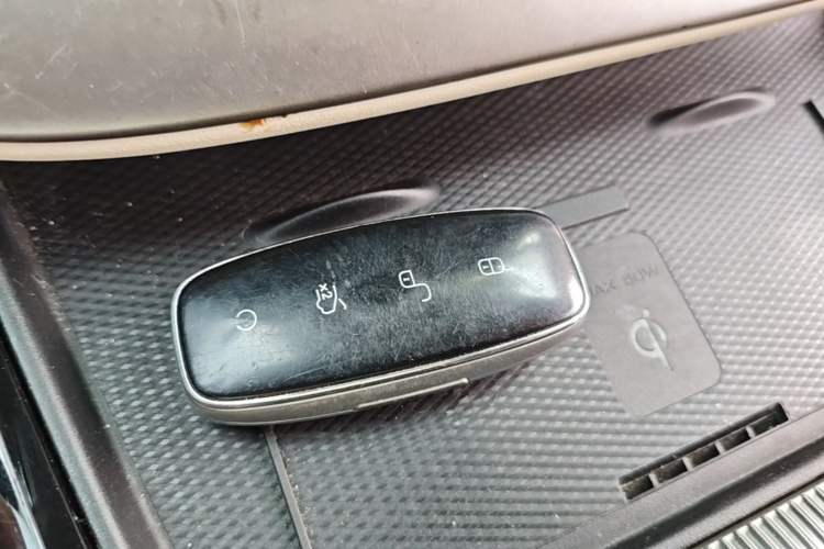 Used Denza D9 2024 DM-i 1050 Luxury Model Vehicle Key