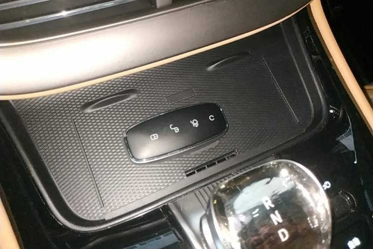 Used Denza D9 2024 DM-i 980 Four-Wheel Drive Prestige Model Vehicle Key