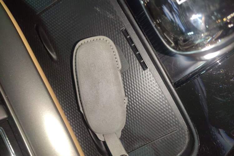 Used Denza D9 2024 EV 600 Four-Wheel-Drive Flagship Model Vehicle Key