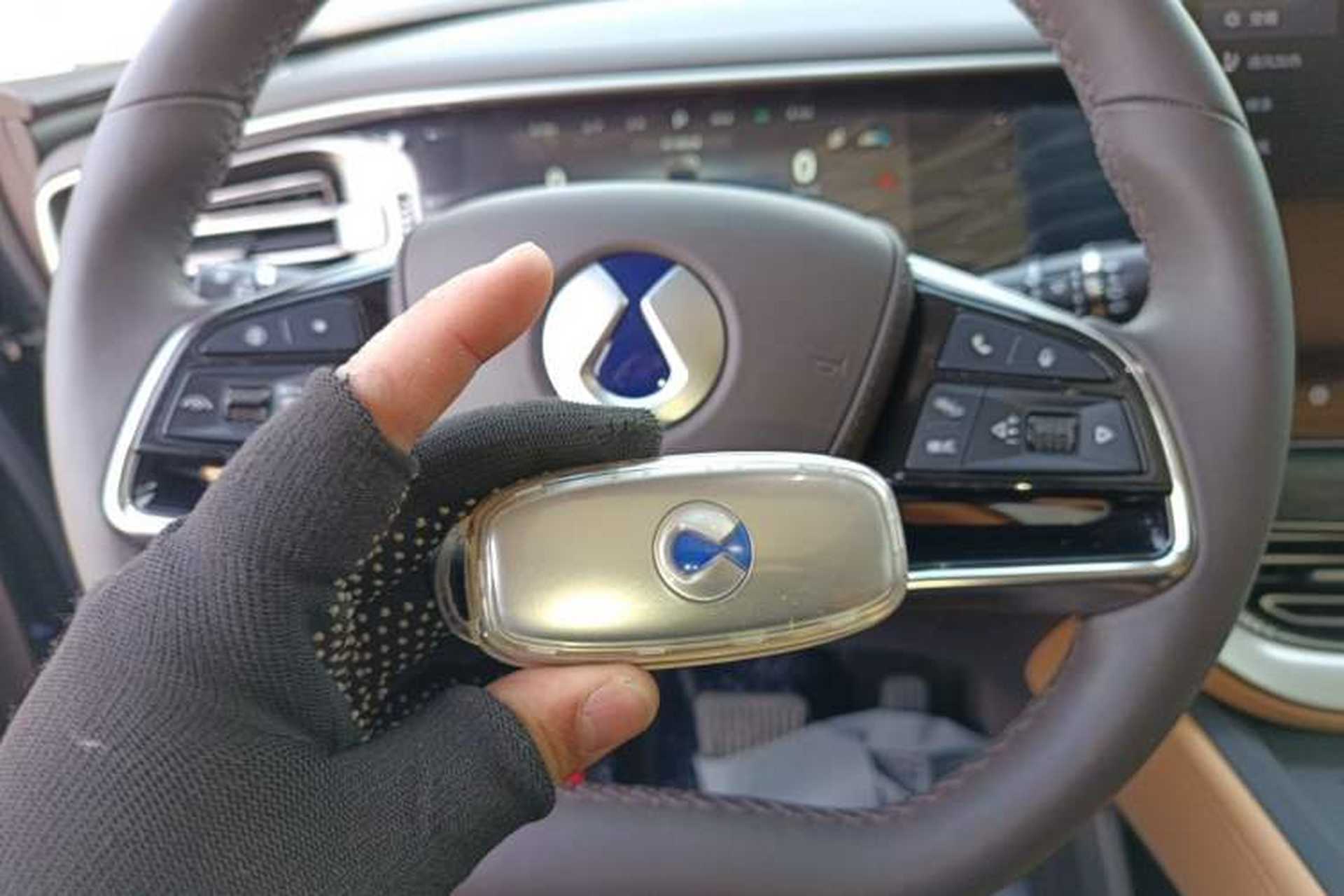 Used Denza D9 2024 DM-i 980 Four-Wheel Drive Prestige Model Vehicle Key