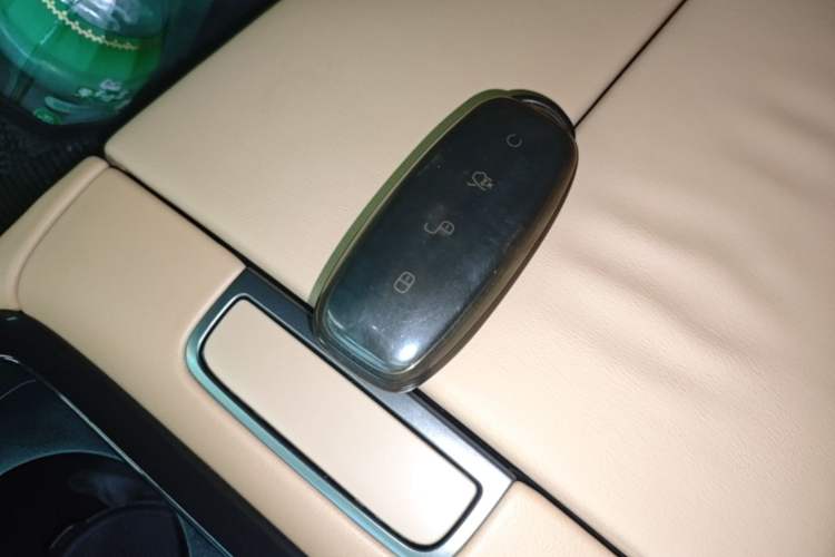 Used Denza D9 2024 DM-i 1050 Luxury Model Vehicle Key