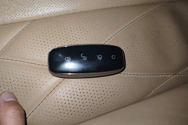 Used Denza D9 2024 DM-i 1050 Luxury Model Vehicle Key