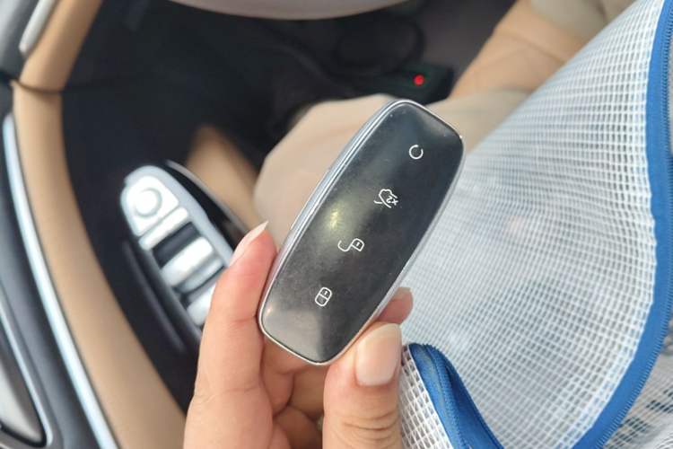 Used Denza D9 2024 EV 600 Four-Wheel-Drive Flagship Model Vehicle Key