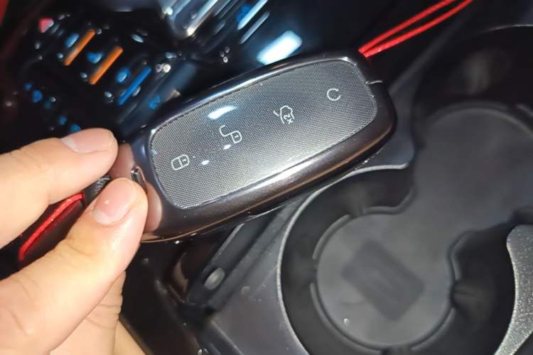 Used Denza D9 2024 DM-i 980 Four-Wheel Drive Prestige Model Vehicle Key