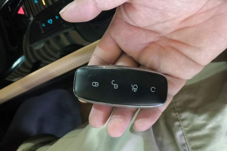 Used Denza D9 2024 DM-i 1050 Luxury Model Vehicle Key