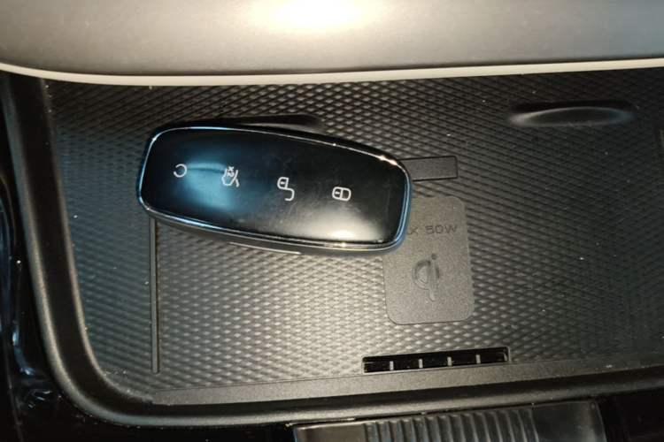 Used Denza D9 2024 DM-i 980 Four-Wheel Drive Flagship Model Vehicle Key