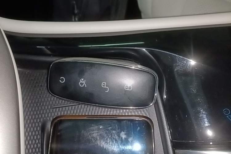 Used Denza D9 2024 DM-i 1050 Luxury Model Vehicle Key