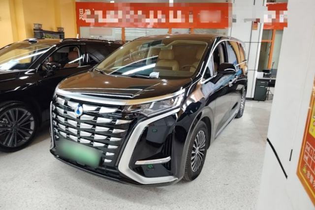 Denza D9 2024 DM-i 980 Four-Wheel Drive Flagship Model مستعملة