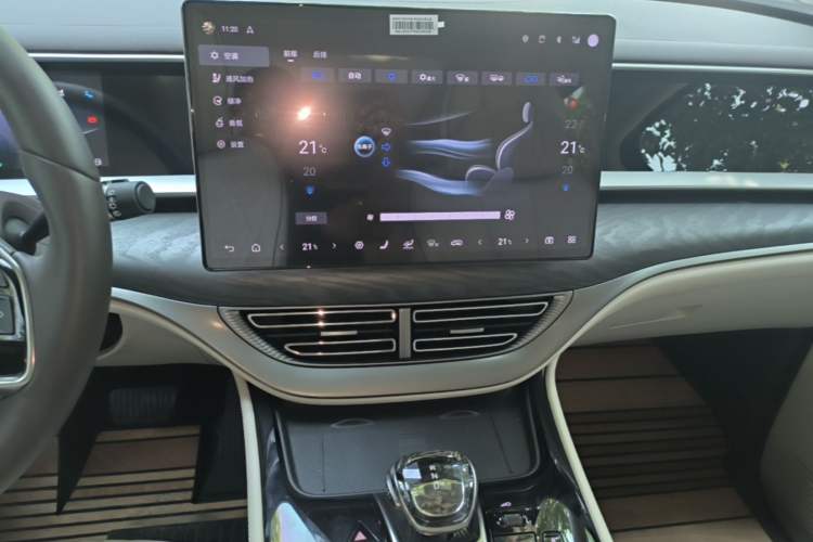Used Denza D9 2024 DM-i 1050 Luxury Model Audio And AC Panel