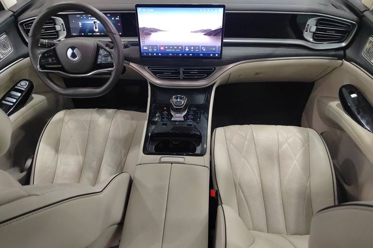 Used Denza D9 2024 DM-i 980 Four-Wheel Drive Flagship Model Center Console