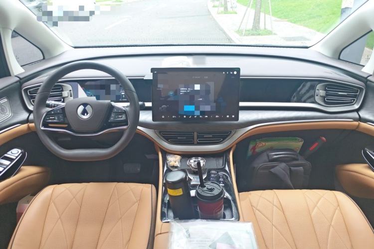 Used Denza D9 2024 DM-i 1050 Luxury Model Center Console