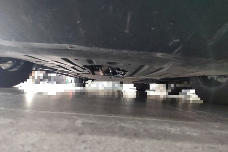 Used Denza D9 2024 DM-i 980 Four-Wheel Drive Flagship Model Chassis Front