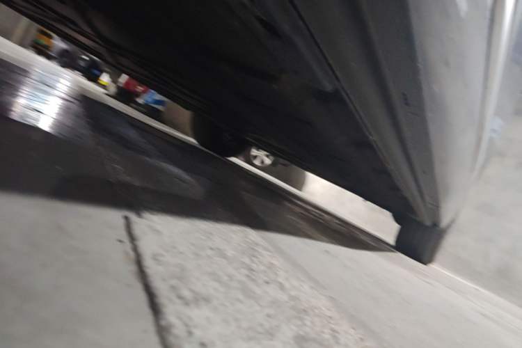Used Denza D9 2024 DM-i 980 Four-Wheel Drive Flagship Model Chassis Front Left