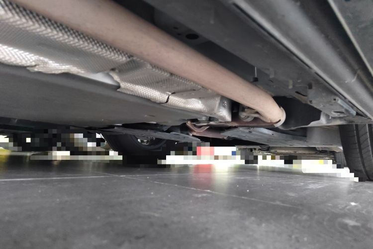 Used Denza D9 2024 DM-i 980 Four-Wheel Drive Flagship Model Chassis Front Right